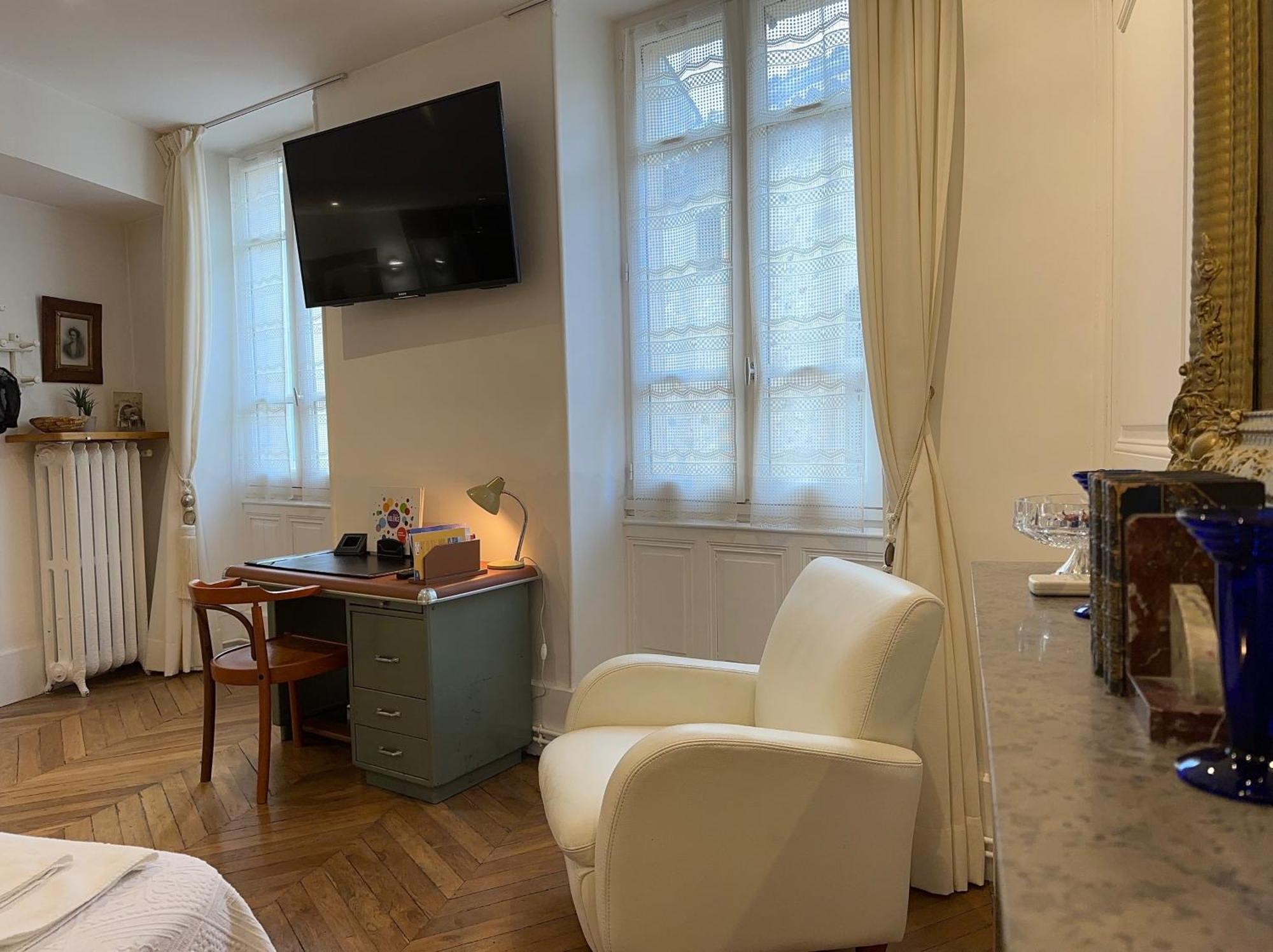 Chambre De Charme Au Coeur Du Vieux Valence - Confort & Calme Exterior photo